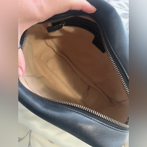 Crossbody Gucci Bag - Picture 2 of 3